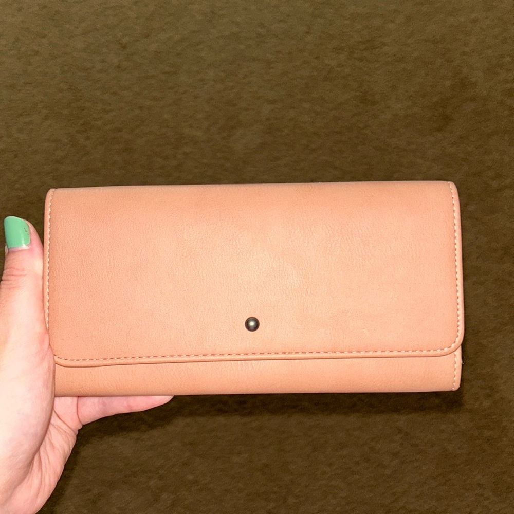 Universal Thread nude/pink wallet